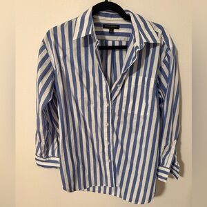 Women’s Banana Republic blue and white stripe button up